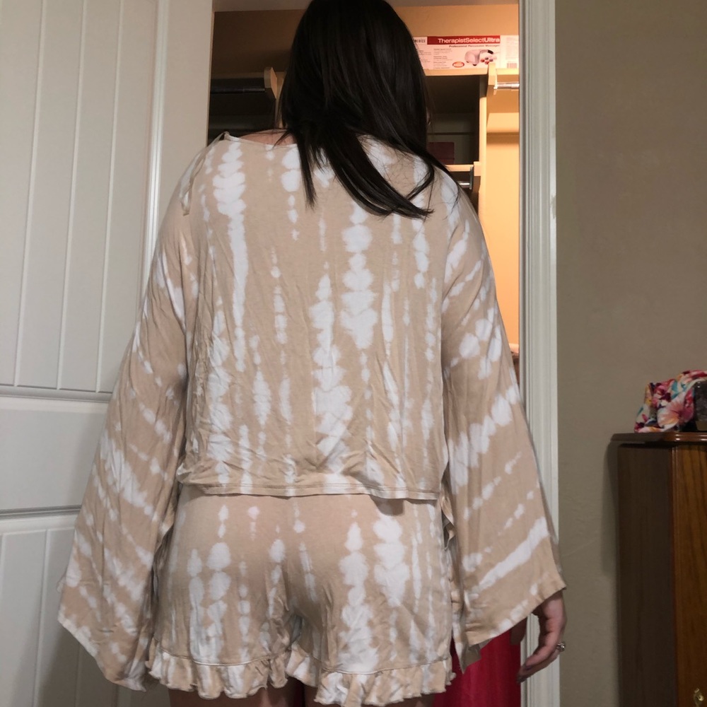 Tan Flowy Two-Piece - Picture 2 of 2